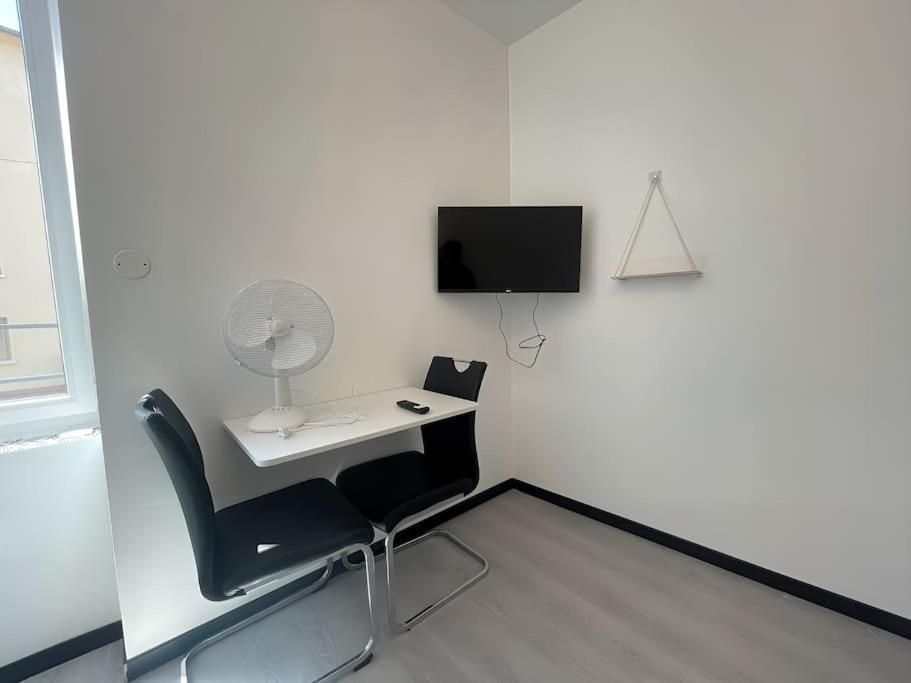 Studio B2 20M2 Cosy 5Min A Pied Des Gares Roanne Buitenkant foto